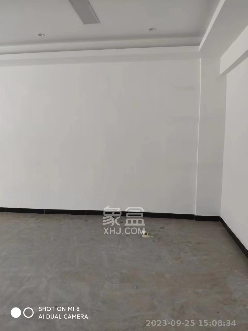 保利香槟国际   150.0㎡     3000.00元/月室内图