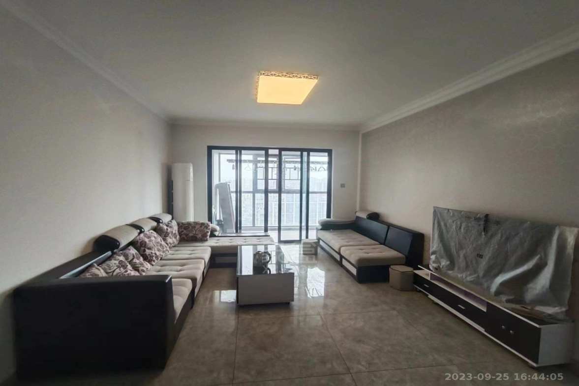 东部美的城 3室2厅2卫 2000.0元/月 东部美的城 3室2厅2卫 2000.0元/月室内图