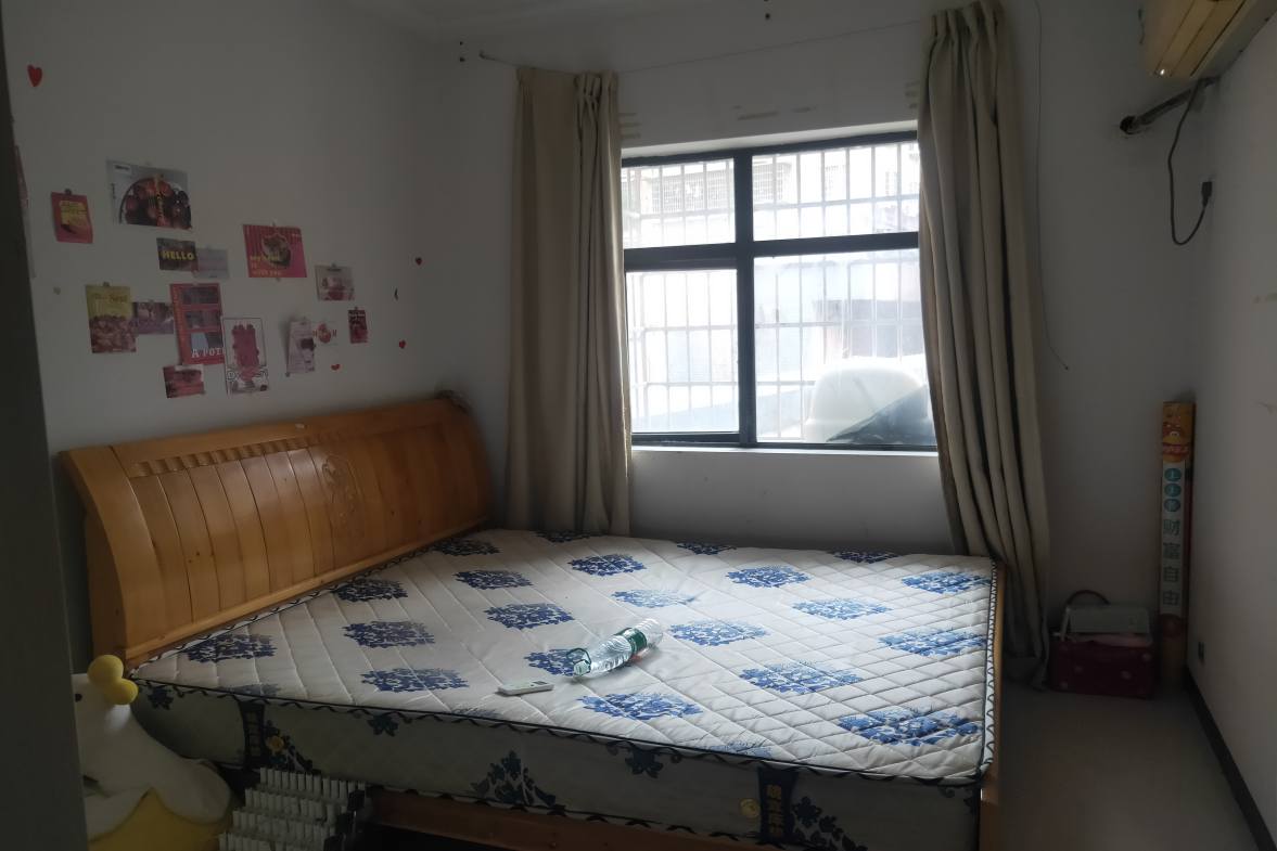 大桃路鑫桃苑安置小区  3室2厅2卫   1800.00元/月室内图