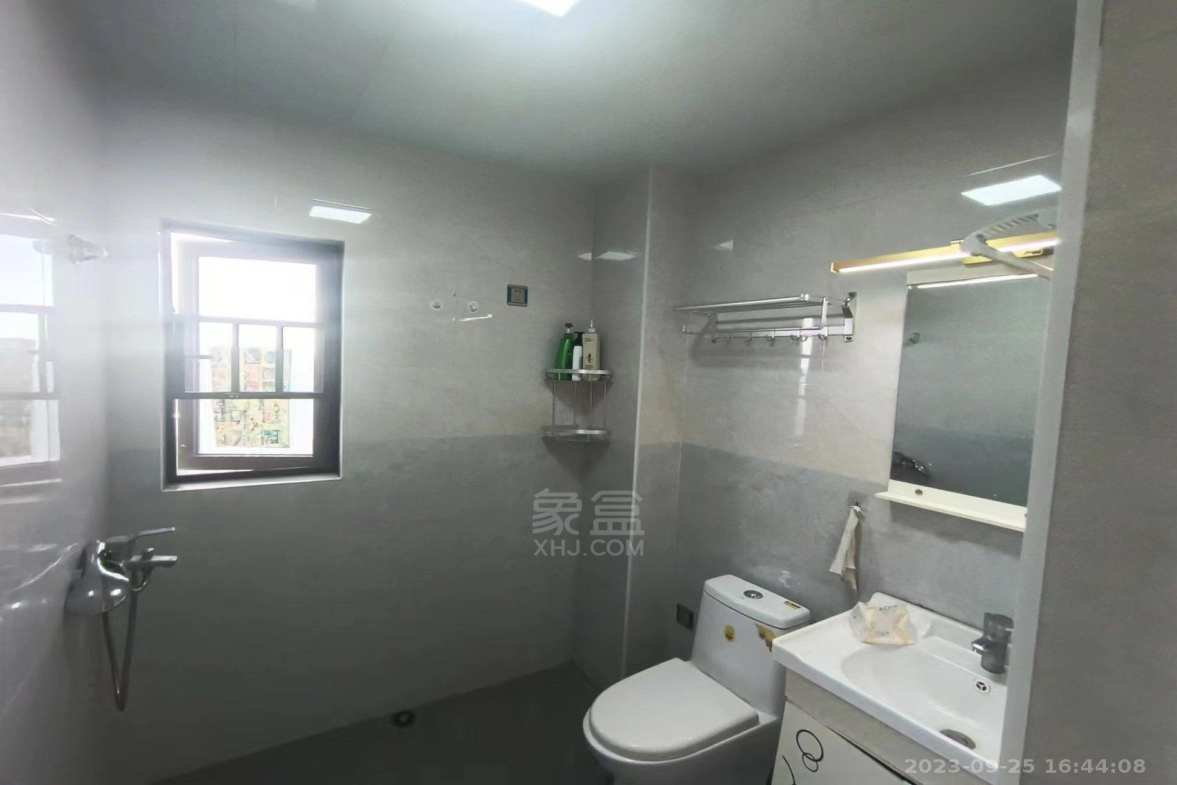 东部美的城 3室2厅2卫 2000.0元/月 东部美的城 3室2厅2卫 2000.0元/月室内图