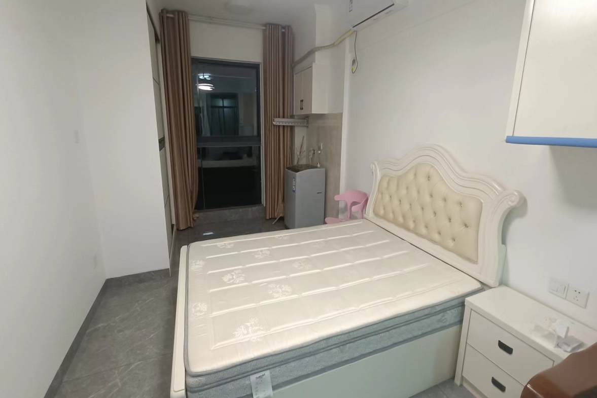 珠江愉景新城  1室1厅1卫   1300.00元/月室内图