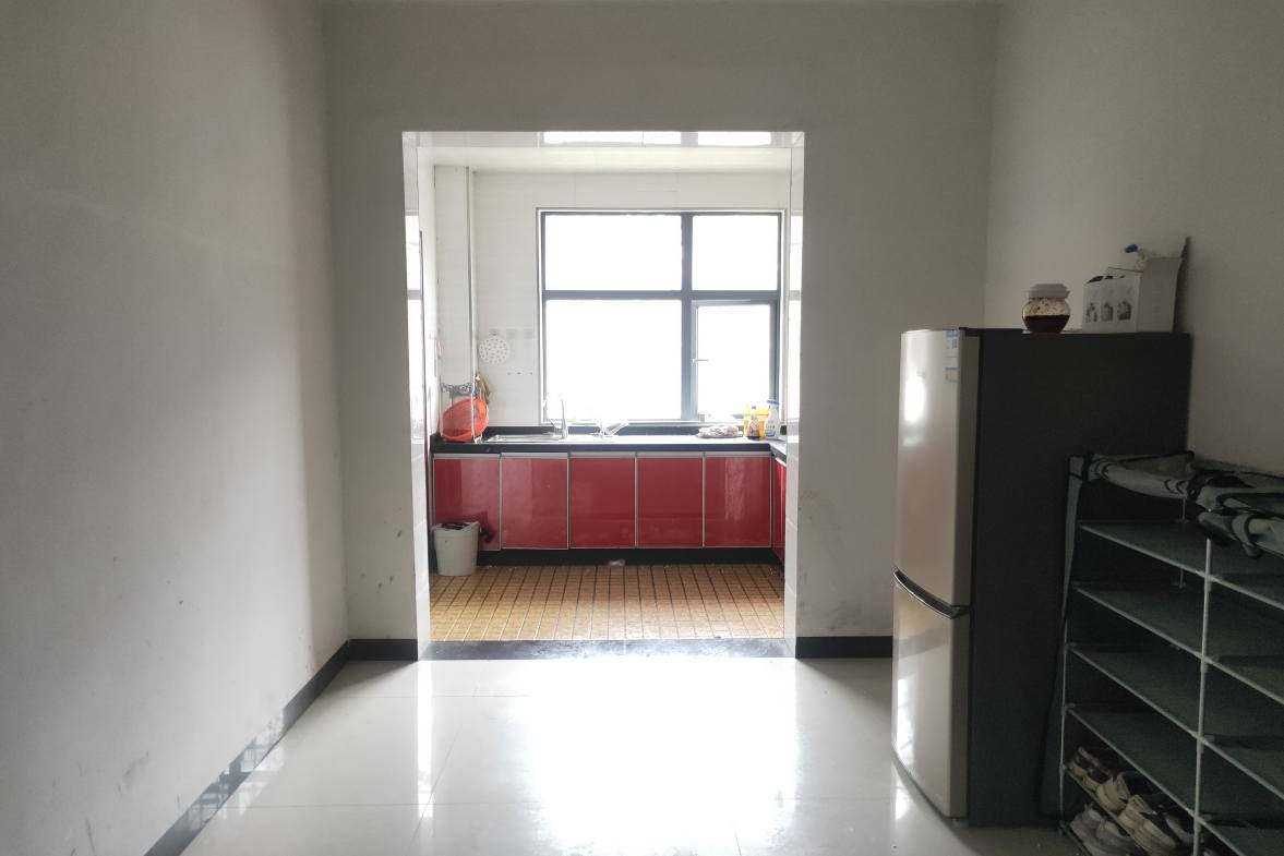 大桃路鑫桃苑安置小区  3室2厅2卫   1800.00元/月室内图