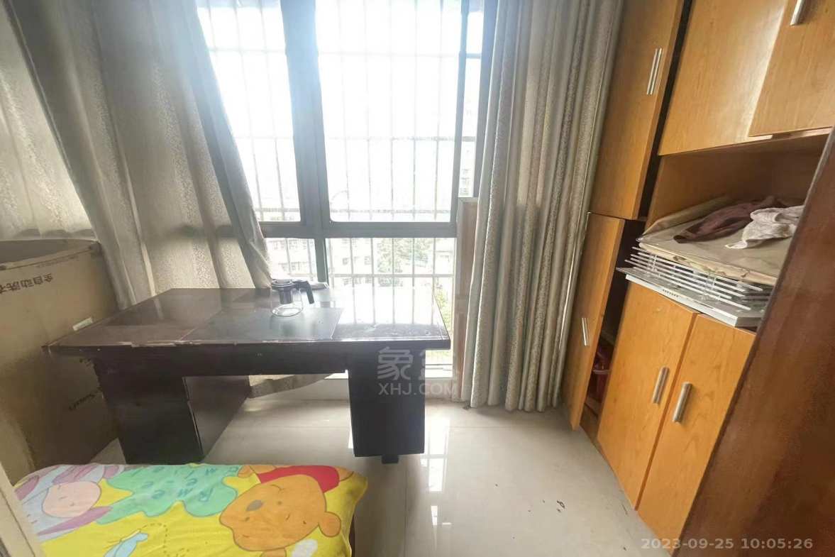 顺鑫佳园 4室2厅2卫 2000.0元/月 顺鑫佳园 4室2厅2卫 2000.0元/月室内图