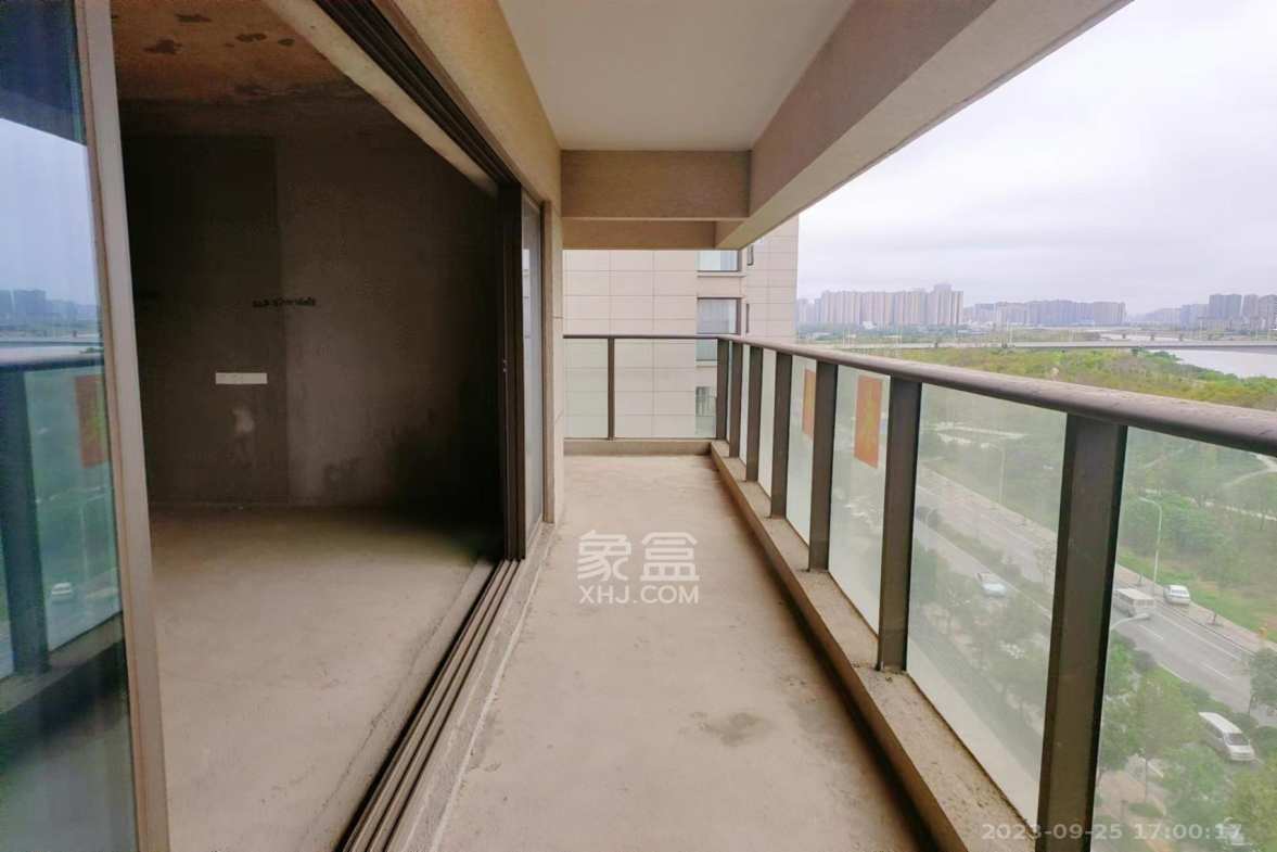 阳光城尚东湾凌云府  4室2厅3卫    2800.0元/月室内图