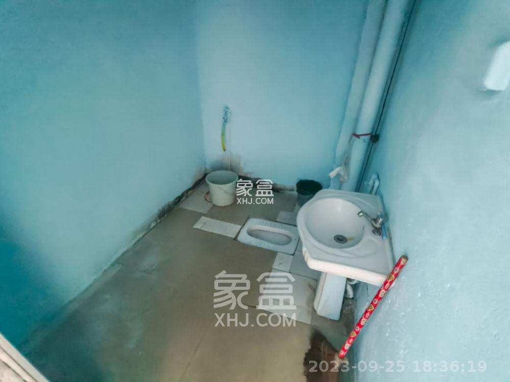 金鹰机电大市场  3室2厅2卫   1800.00元/月室内图