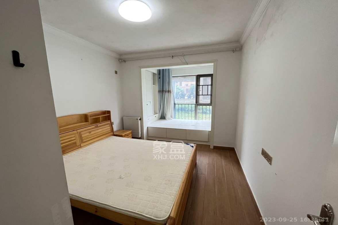 怡海星城  1室1厅1卫    1300.0元/月室内图