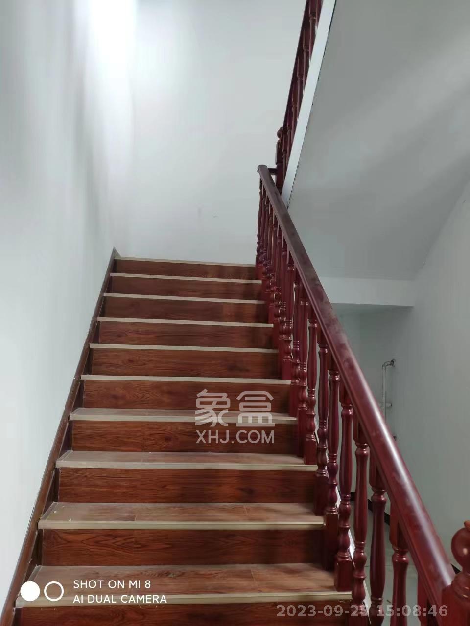 保利香槟国际   150.0㎡     3000.00元/月室内图