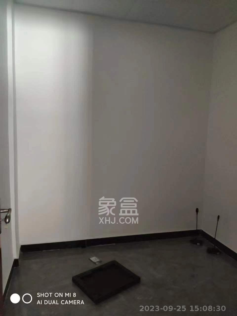 保利香槟国际   150.0㎡     3000.00元/月室内图