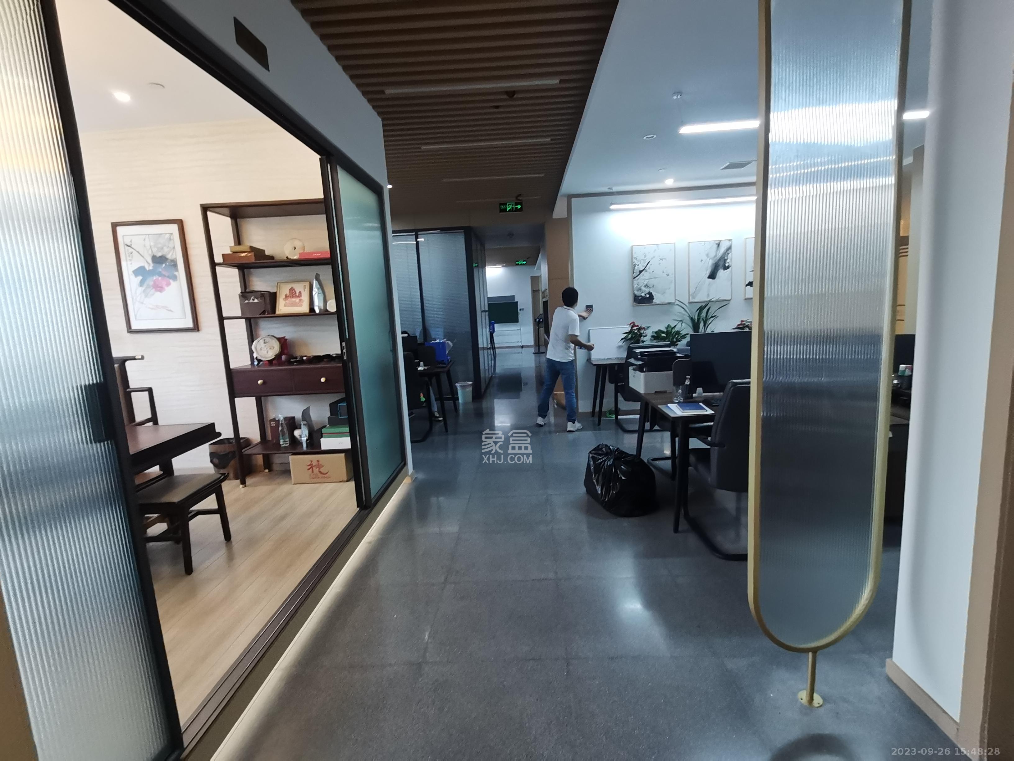 世茂铂曼   67.0㎡      35000.0元/月室内图