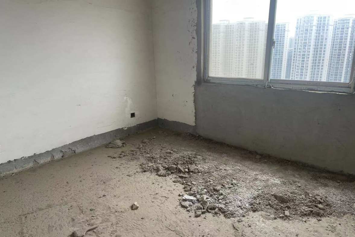 君临天厦  4室2厅2卫    71.8万室内图