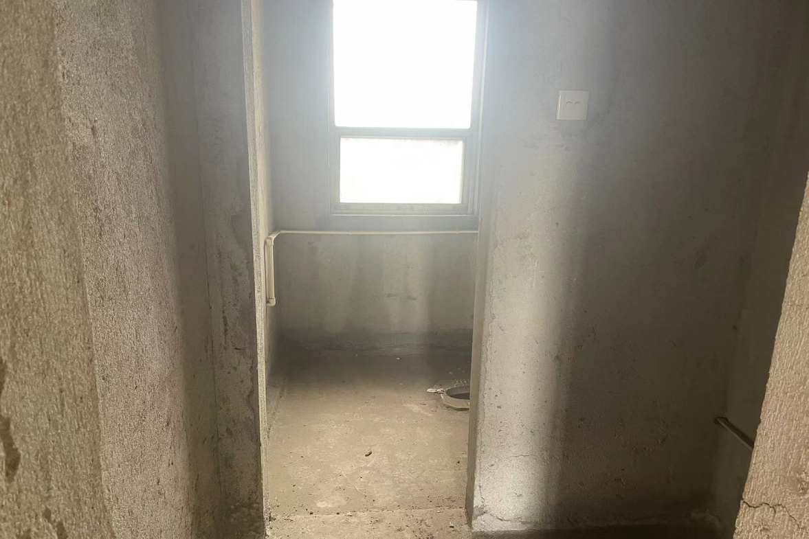 君临天厦  4室2厅2卫    71.8万室内图