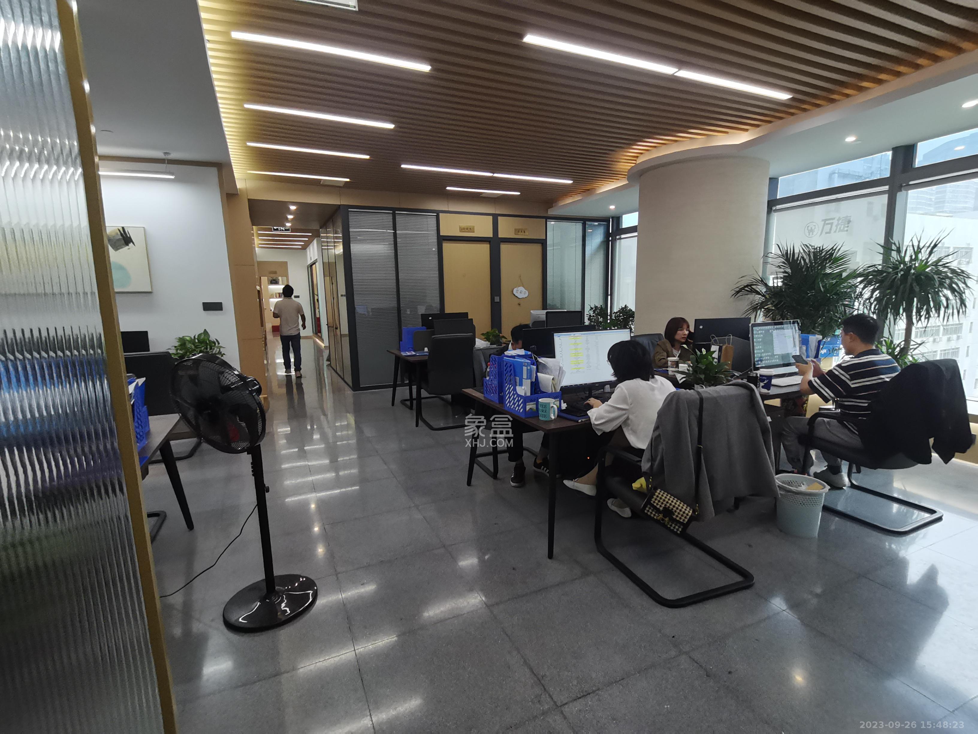 世茂铂曼   67.0㎡      35000.0元/月室内图