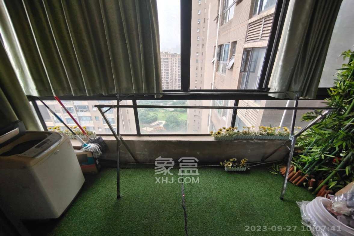 藏珑湖上国际花园 4室2厅2卫 4500.0元/月 藏珑湖上国际花园 4室2厅2卫 4500.0元/月室内图