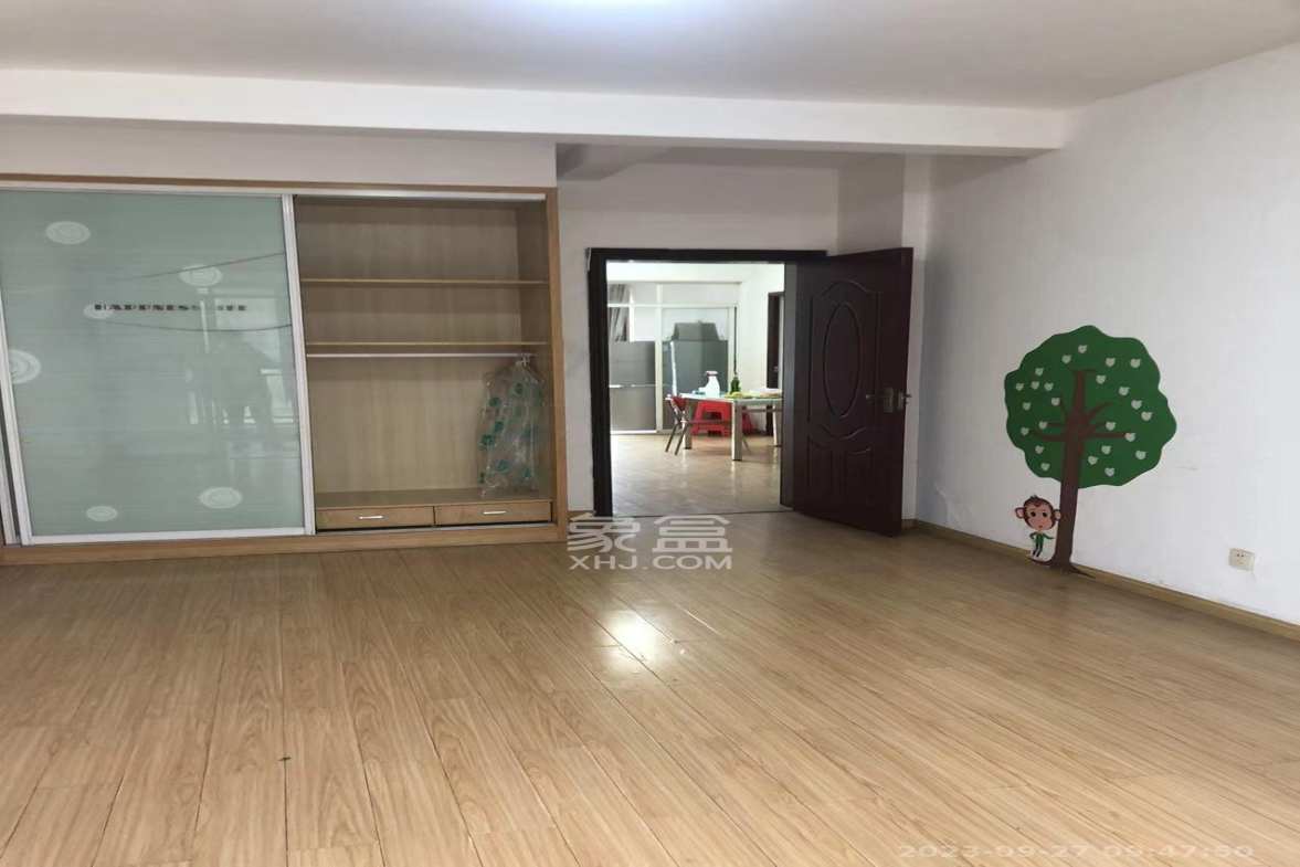 中天瑞景  3室2厅2卫   2600.00元/月室内图