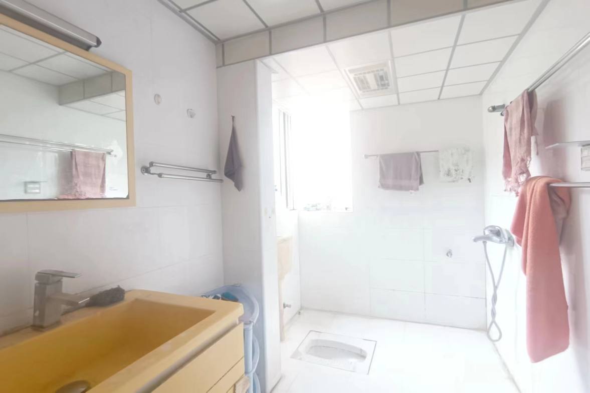 紫金花园  4室2厅2卫    2200.0元/月 紫金花园  4室2厅2卫    2200.0元/月室内图