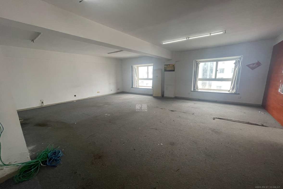 玛依拉山庄  2室1厅1卫    4000.0元/月室内图