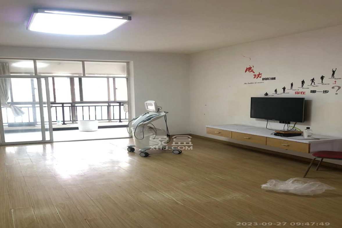 中天瑞景  3室2厅2卫   2600.00元/月室内图