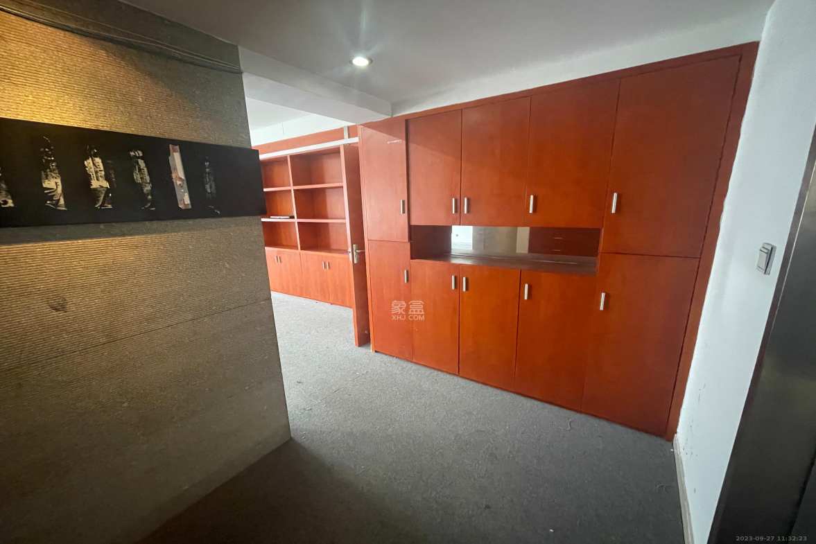 玛依拉山庄  2室1厅1卫    4000.0元/月室内图