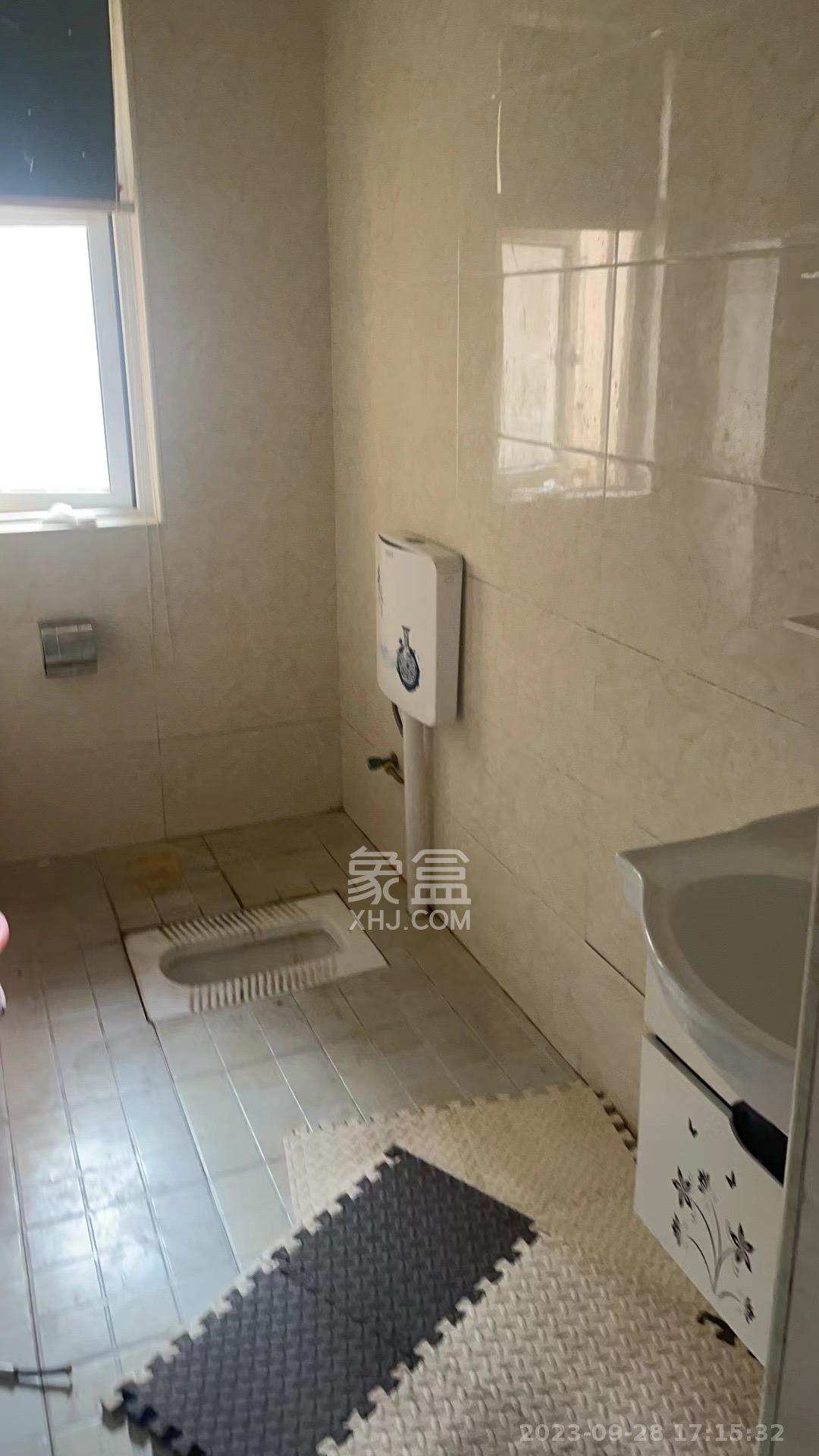 天麓尚层  3室2厅2卫    2200.0元/月 天麓尚层  3室2厅2卫    2200.0元/月室内图