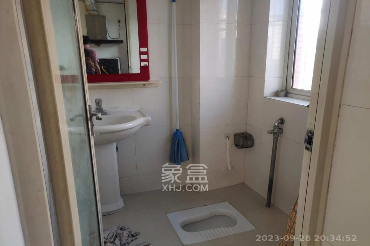 长建建材市场  4室2厅2卫   2200.00元/月室内图