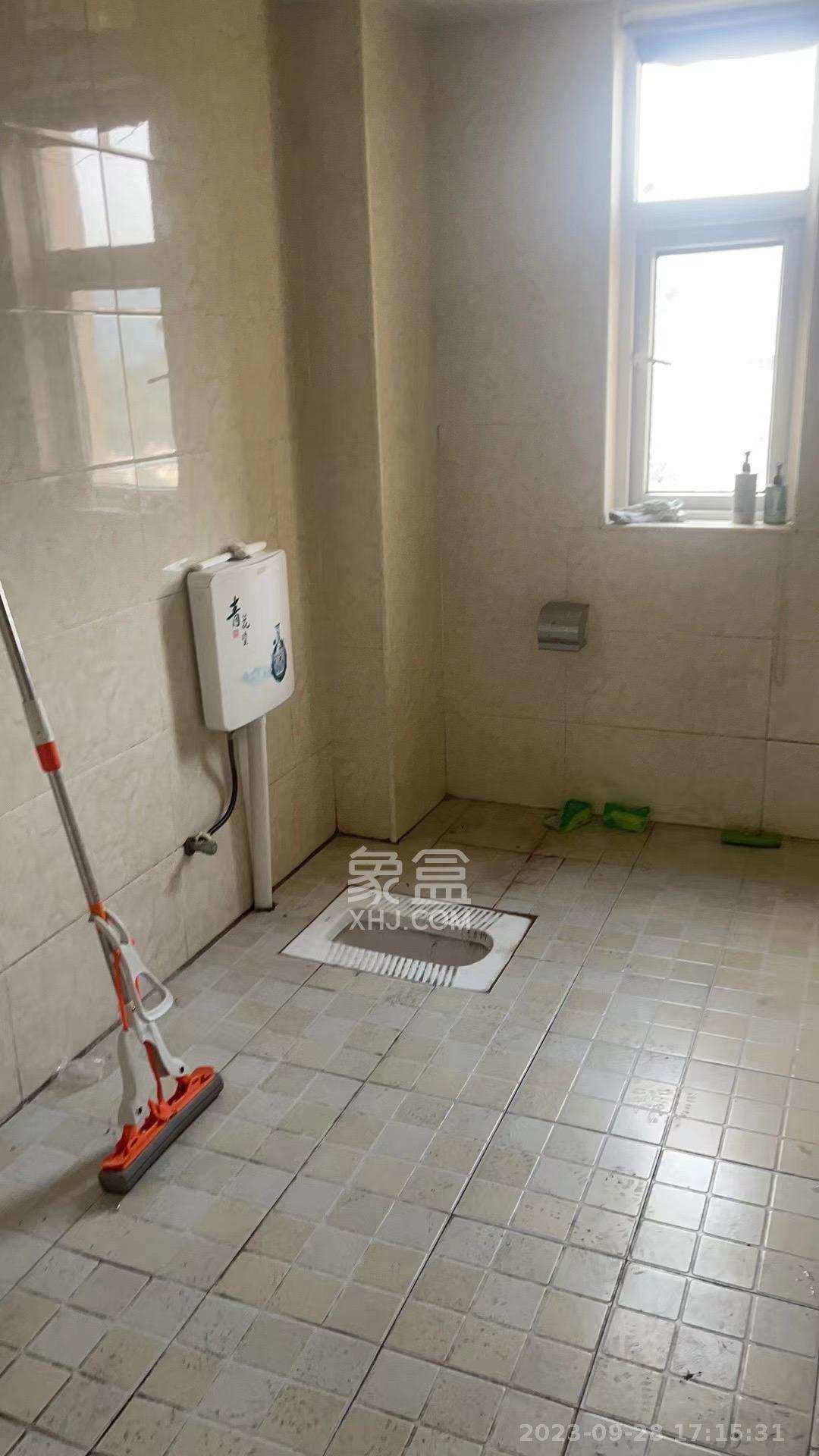 天麓尚层  3室2厅2卫    2200.0元/月 天麓尚层  3室2厅2卫    2200.0元/月室内图