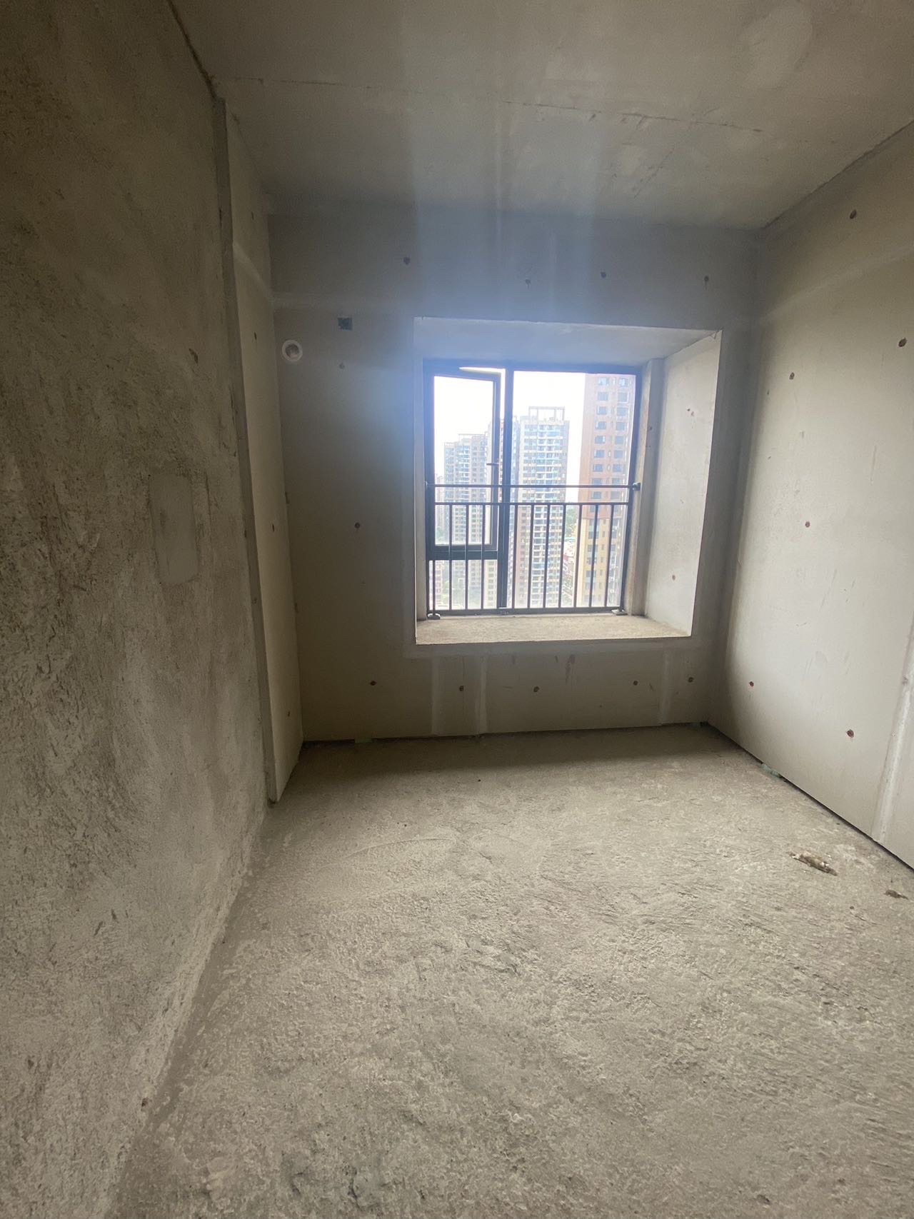 宁邦中心（二期公园里）  3室2厅2卫    82.8万