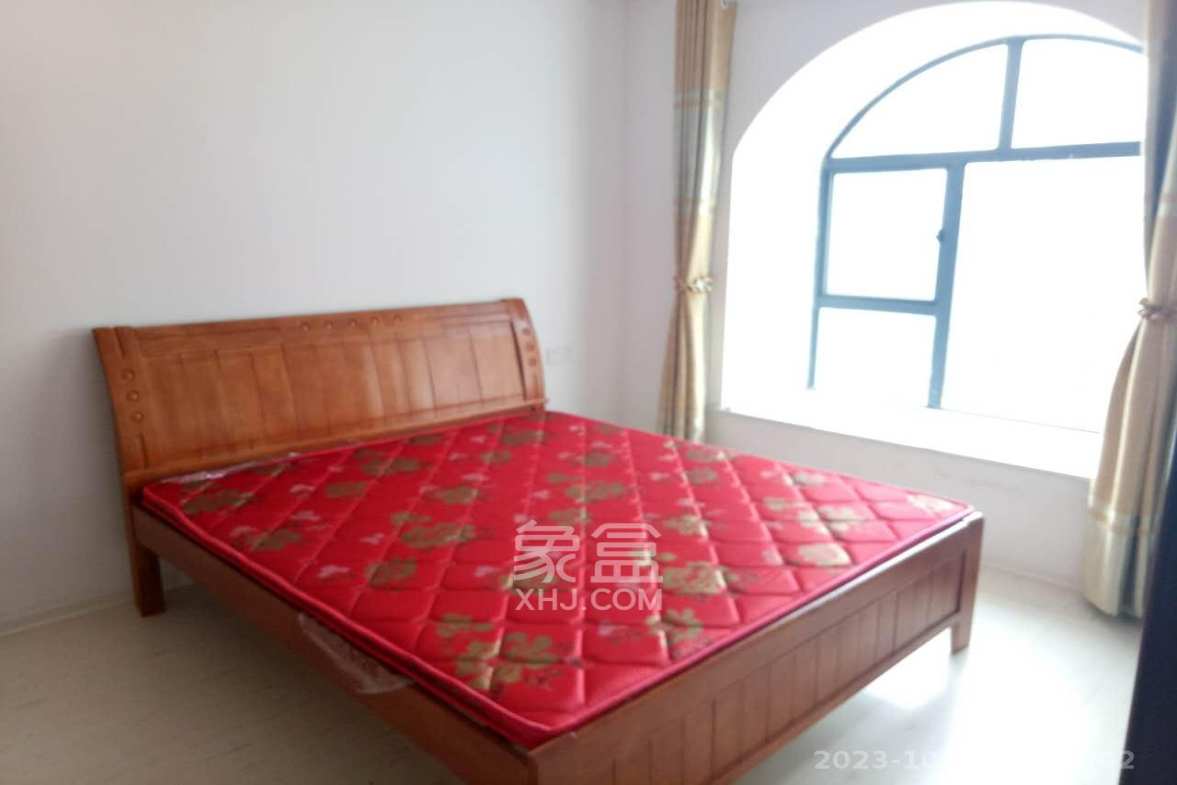 秀峰景园（领秀峰）  3室2厅1卫    2000.0元/月室内图