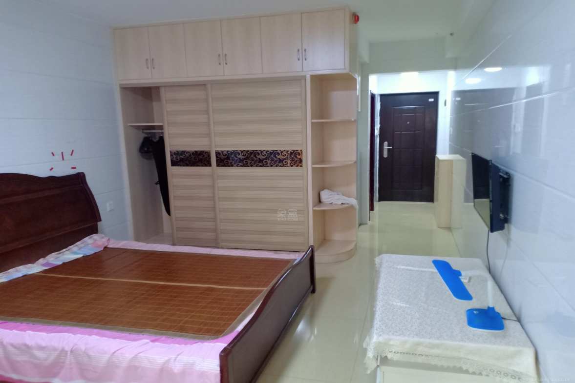 美的城三期  1室1厅1卫    1200.0元/月室内图