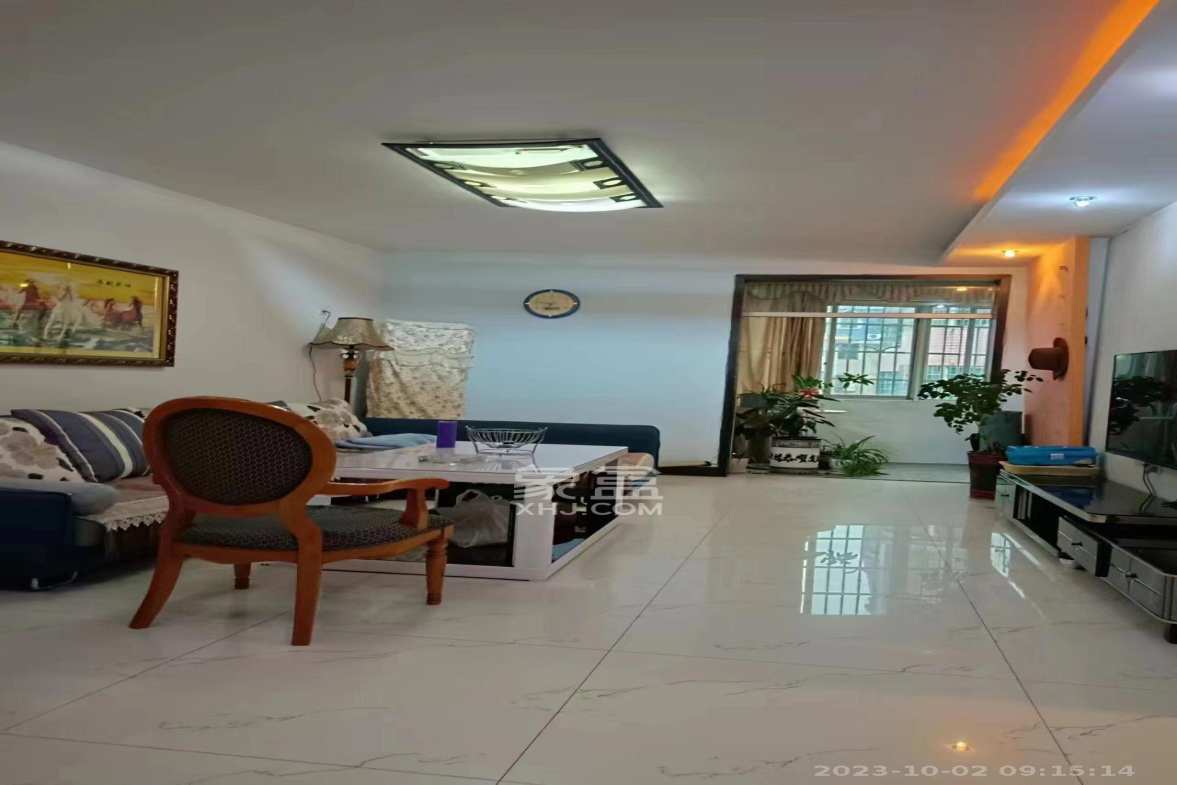 星城名典  3室2厅2卫    2000.0元/月室内图1