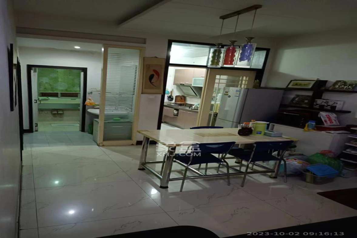 星城名典  3室2厅2卫    2000.0元/月室内图