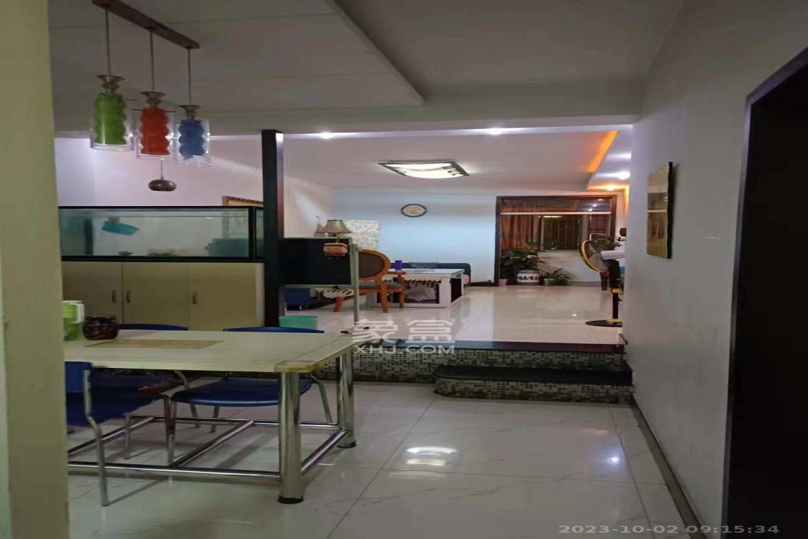 星城名典  3室2厅2卫    2000.0元/月室内图