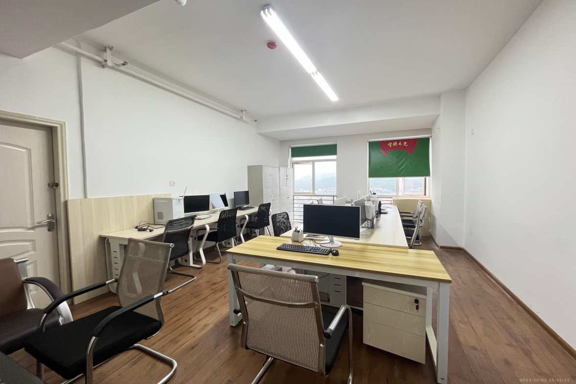 公园道  1室1厅1卫    5000.0元/月室内图