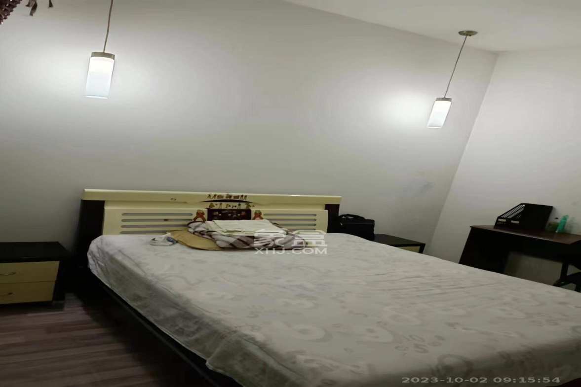 星城名典  3室2厅2卫    2000.0元/月室内图