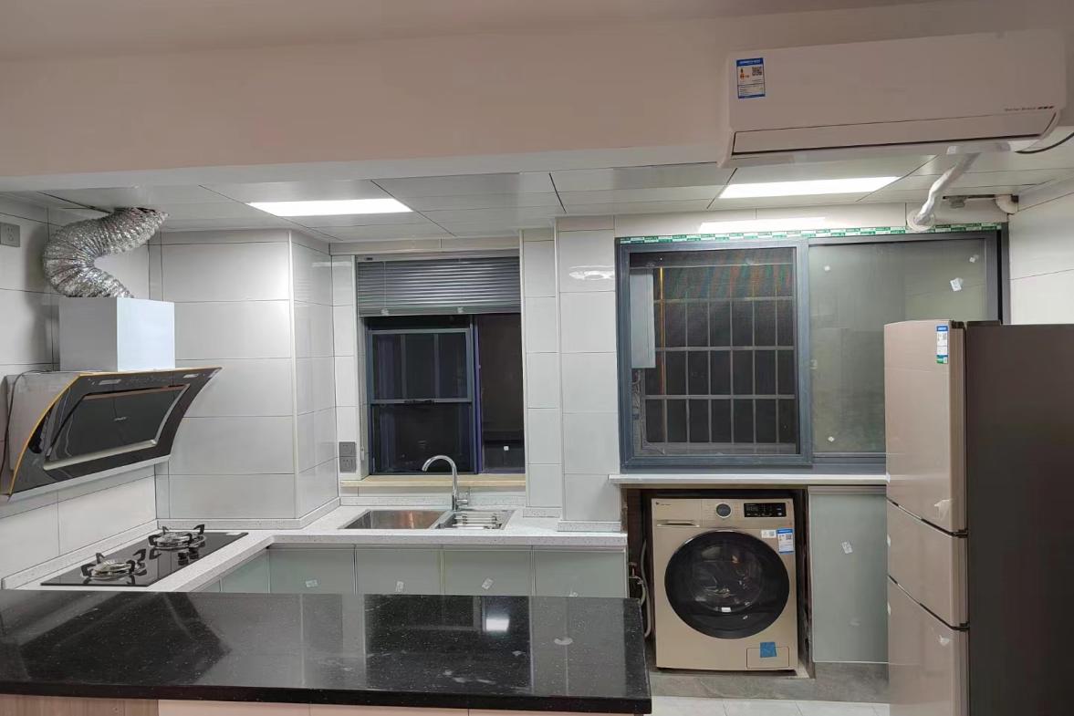 盛世时代广场  1室1厅1卫    1300.0元/月 盛世时代广场  1室1厅1卫    1300.0元/月室内图