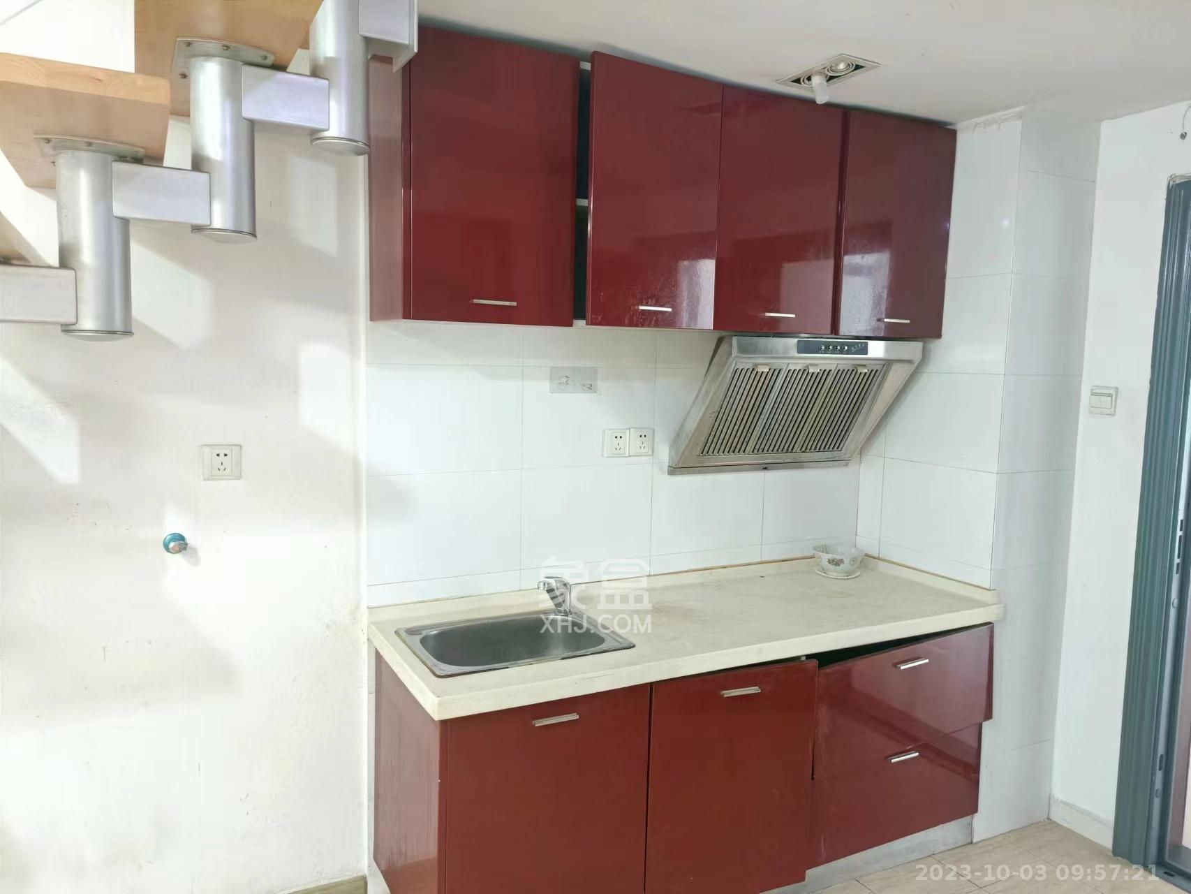 金荣誉峰翡翠花园   50.0㎡      1400.0元/月室内图