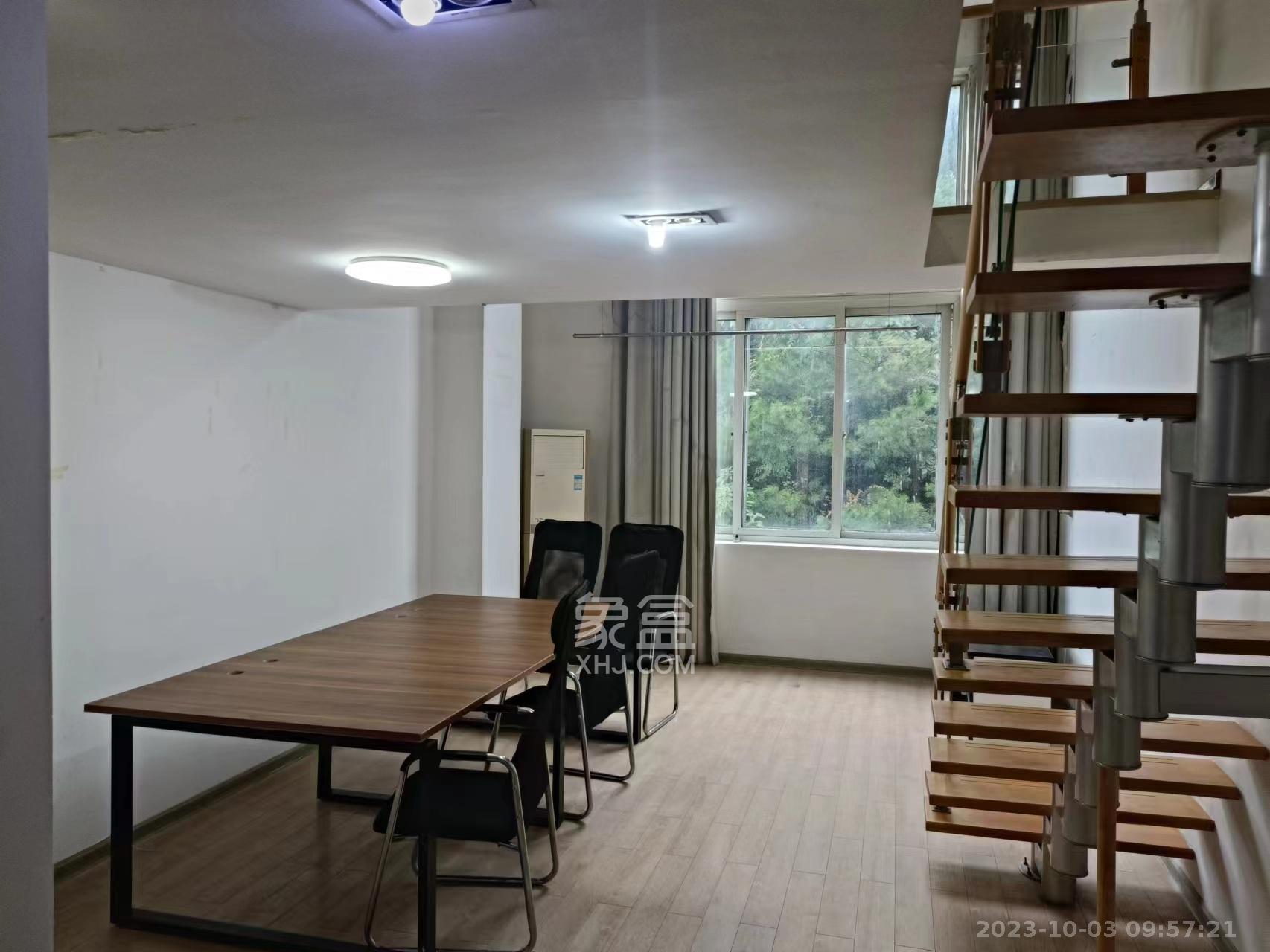 金荣誉峰翡翠花园   50.0㎡      1400.0元/月室内图