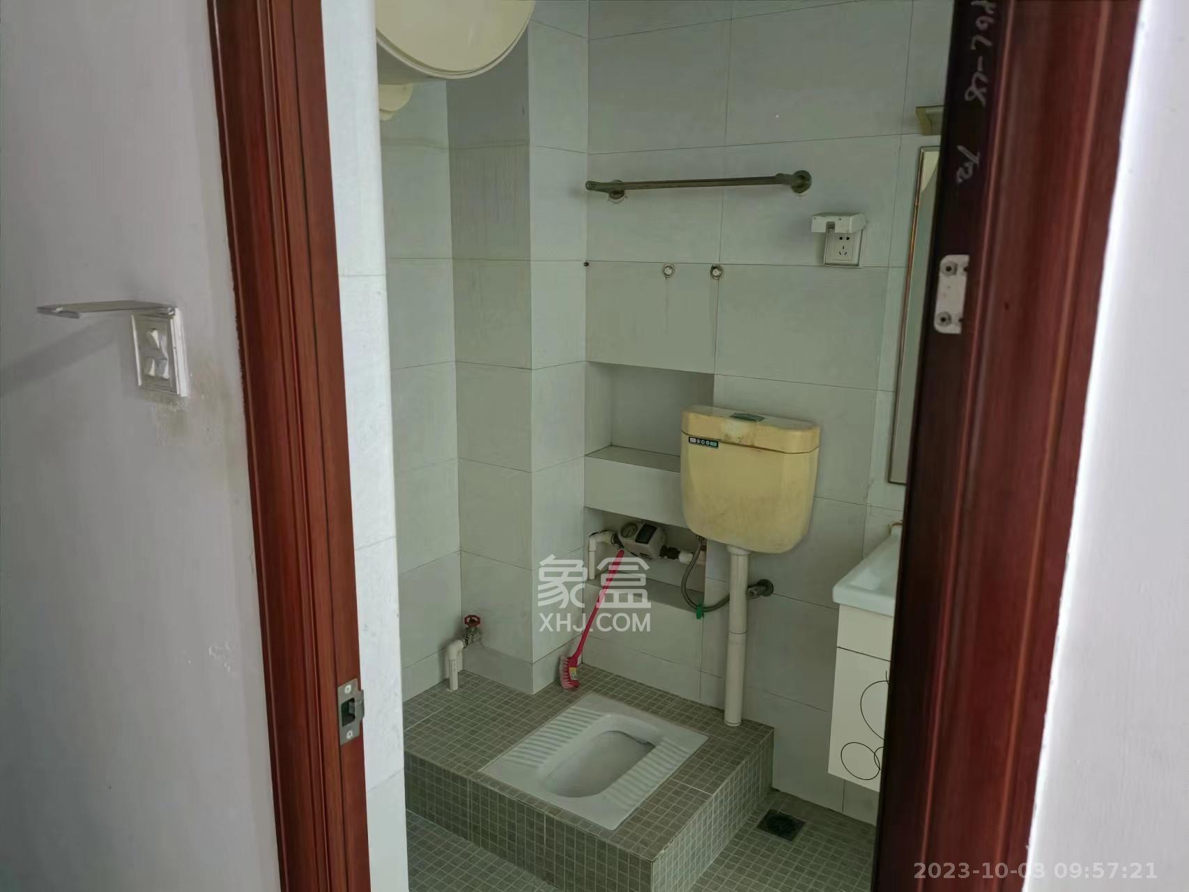 金荣誉峰翡翠花园   50.0㎡      1400.0元/月室内图