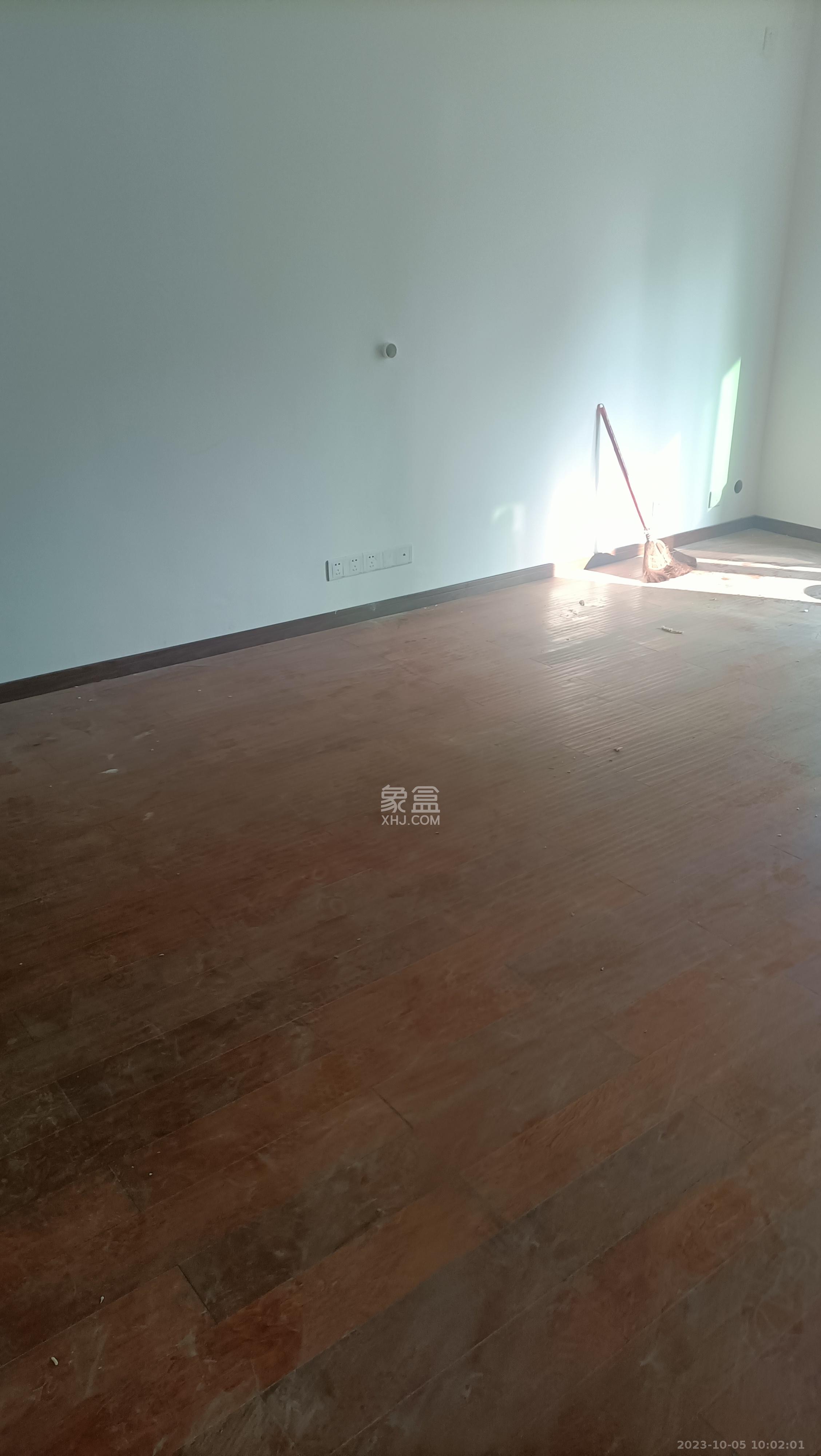 柠檬丽都  3室2厅1卫   2400.00元/月