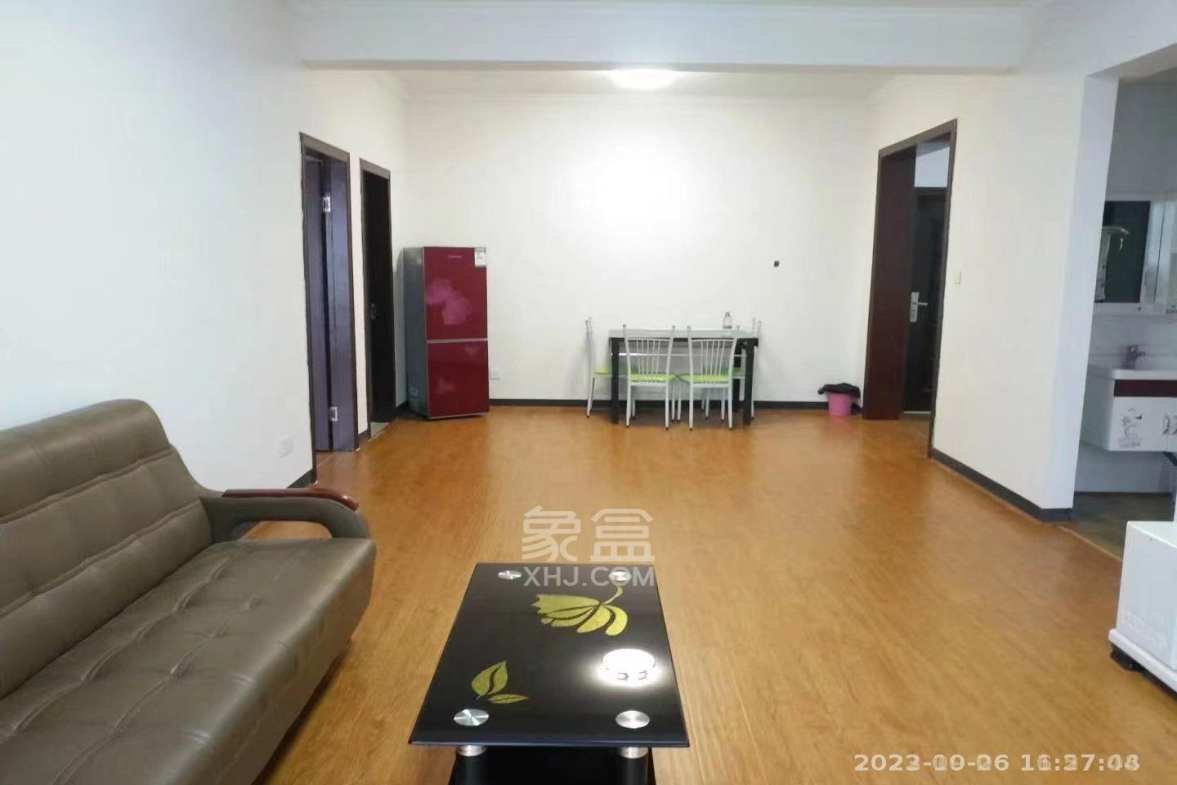 九八缔景城  3室2厅2卫    2000.0元/月室内图