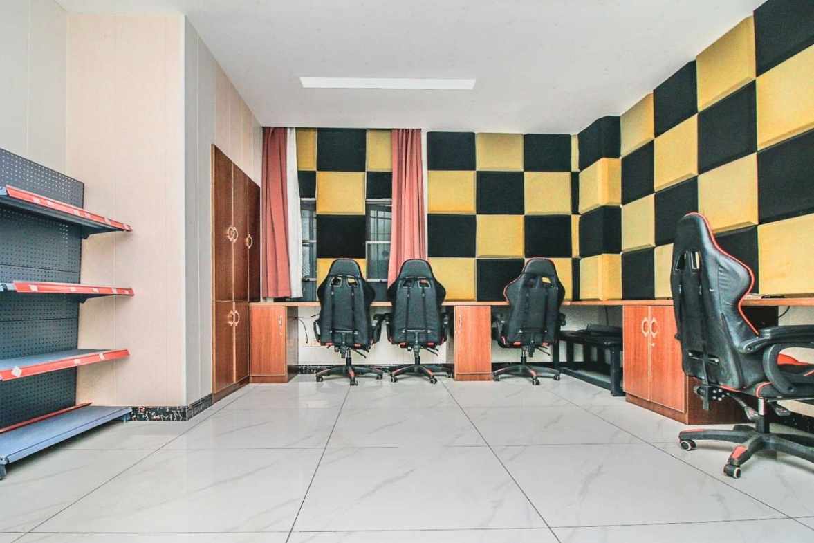 阳光100大湖第别墅  5室3厅5卫    30000.0元/月 阳光100大湖第别墅  5室3厅5卫    30000.0元/月室内图