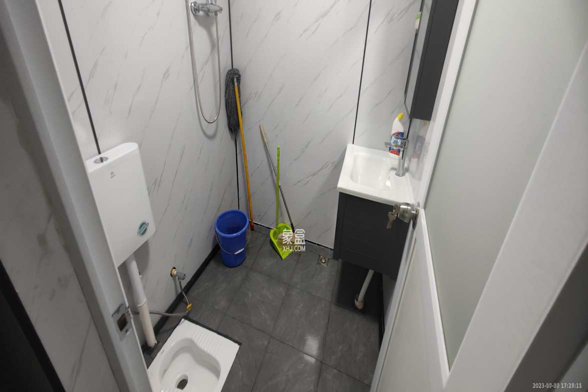 建鑫二期  1室1厅1卫    28.8万客厅