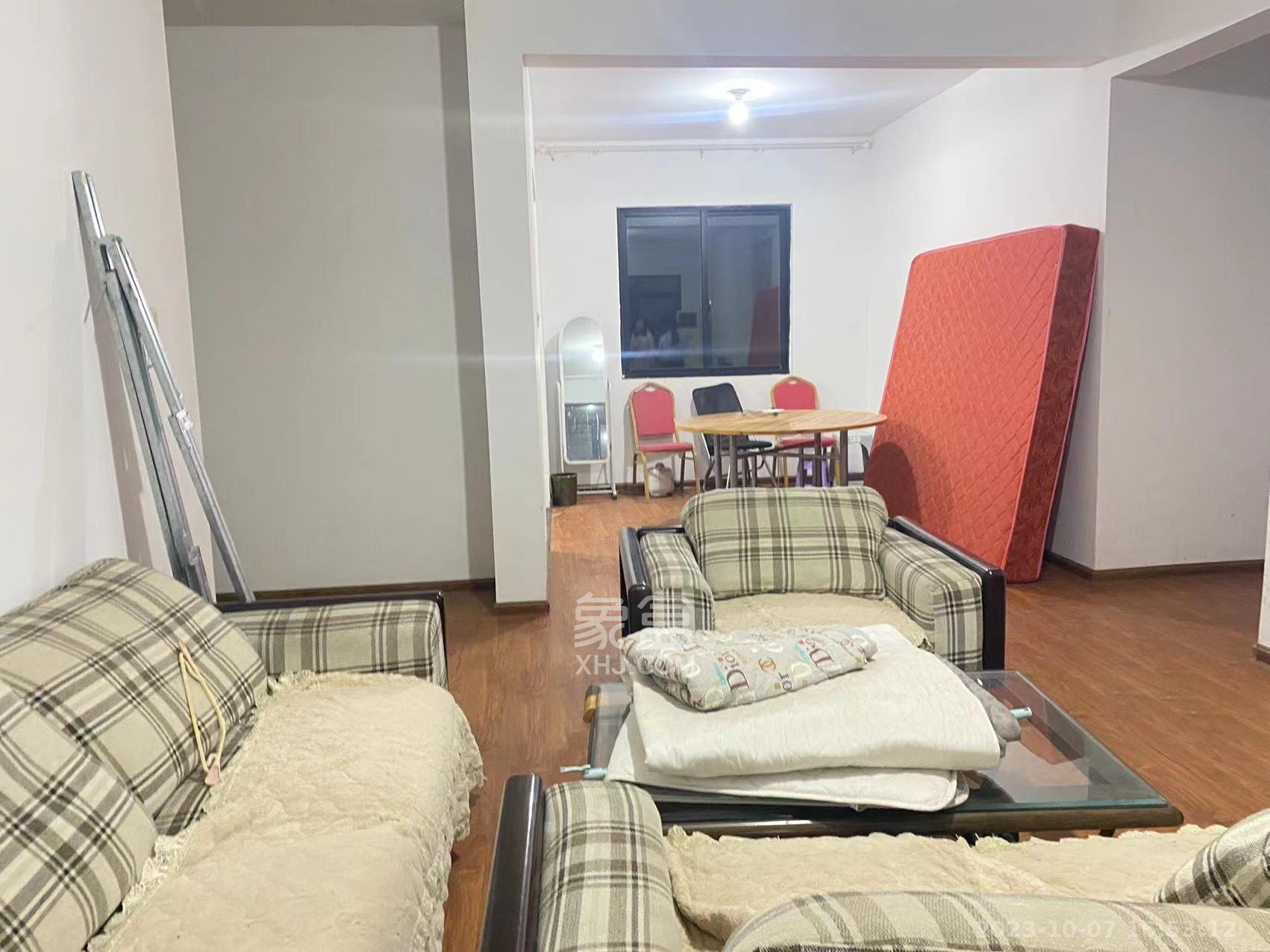 盛世景园  4室2厅1卫    56.0万