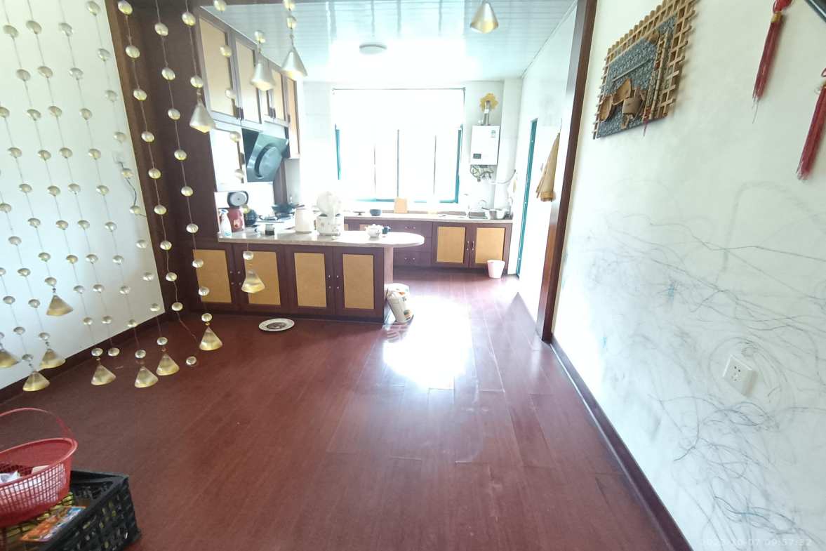 山水芙蓉国际新城  3室2厅2卫   2200.00元/月室内图