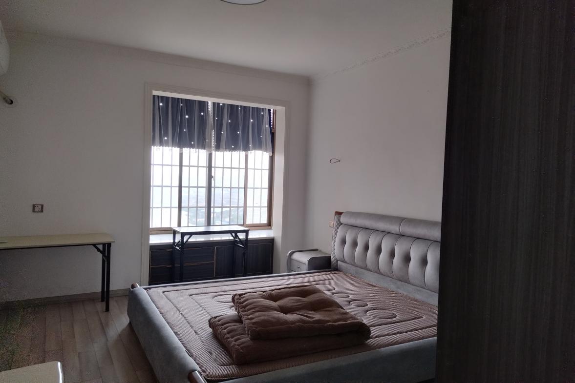 钢都花园  0室0厅0卫    1800.0元/月室内图