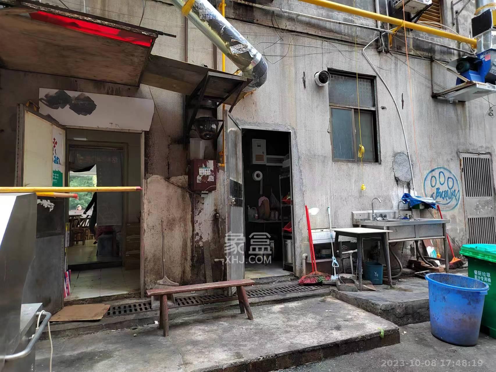 灰埠小区（灰埠社区）   100.0㎡      9000.0元/月室内图