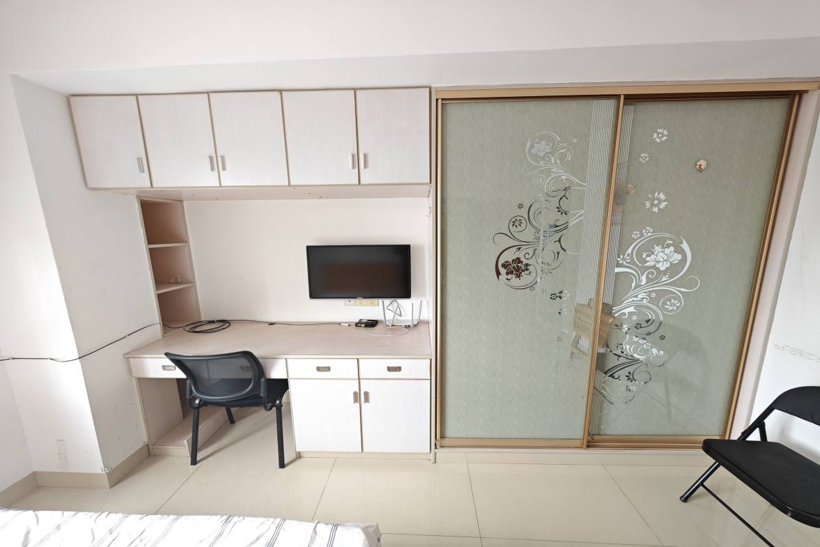 冠都现代城（冠都幸福彼岸）  1室1厅1卫   1100.00元/月室内图