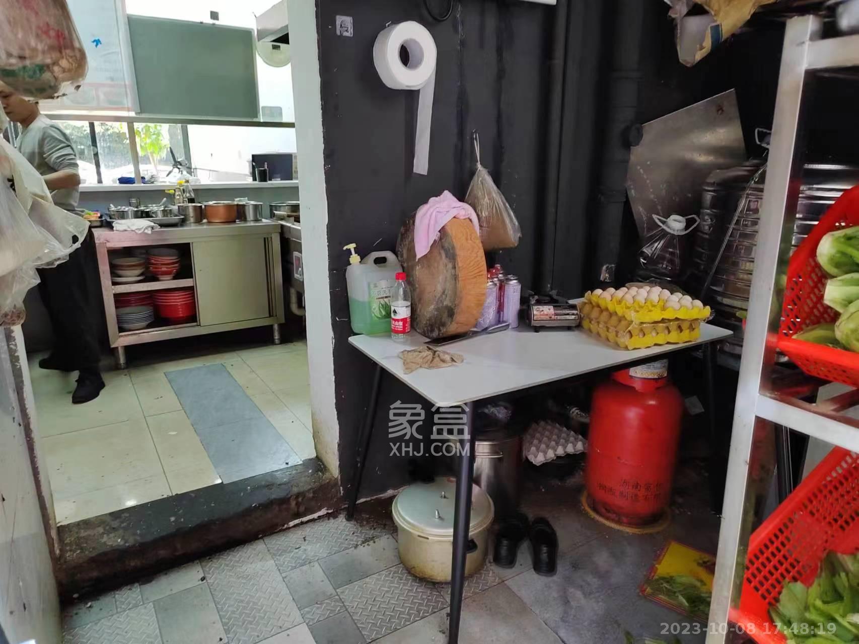 灰埠小区（灰埠社区）   100.0㎡      9000.0元/月室内图