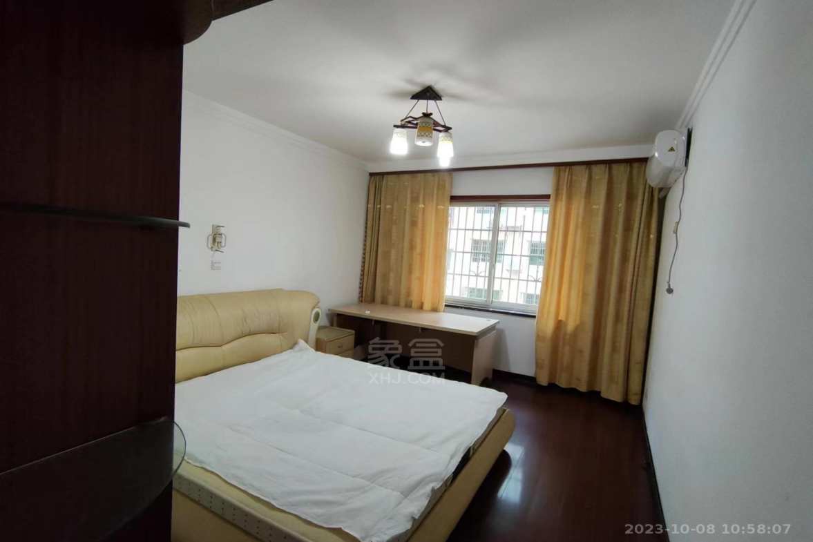 楠湖山庄  4室2厅2卫    1500.0元/月 楠湖山庄  4室2厅2卫    1500.0元/月室内图