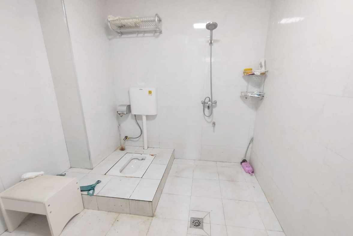 阳光100大湖第别墅  4室3厅3卫    8000.0元/月 阳光100大湖第别墅  4室3厅3卫    8000.0元/月室内图