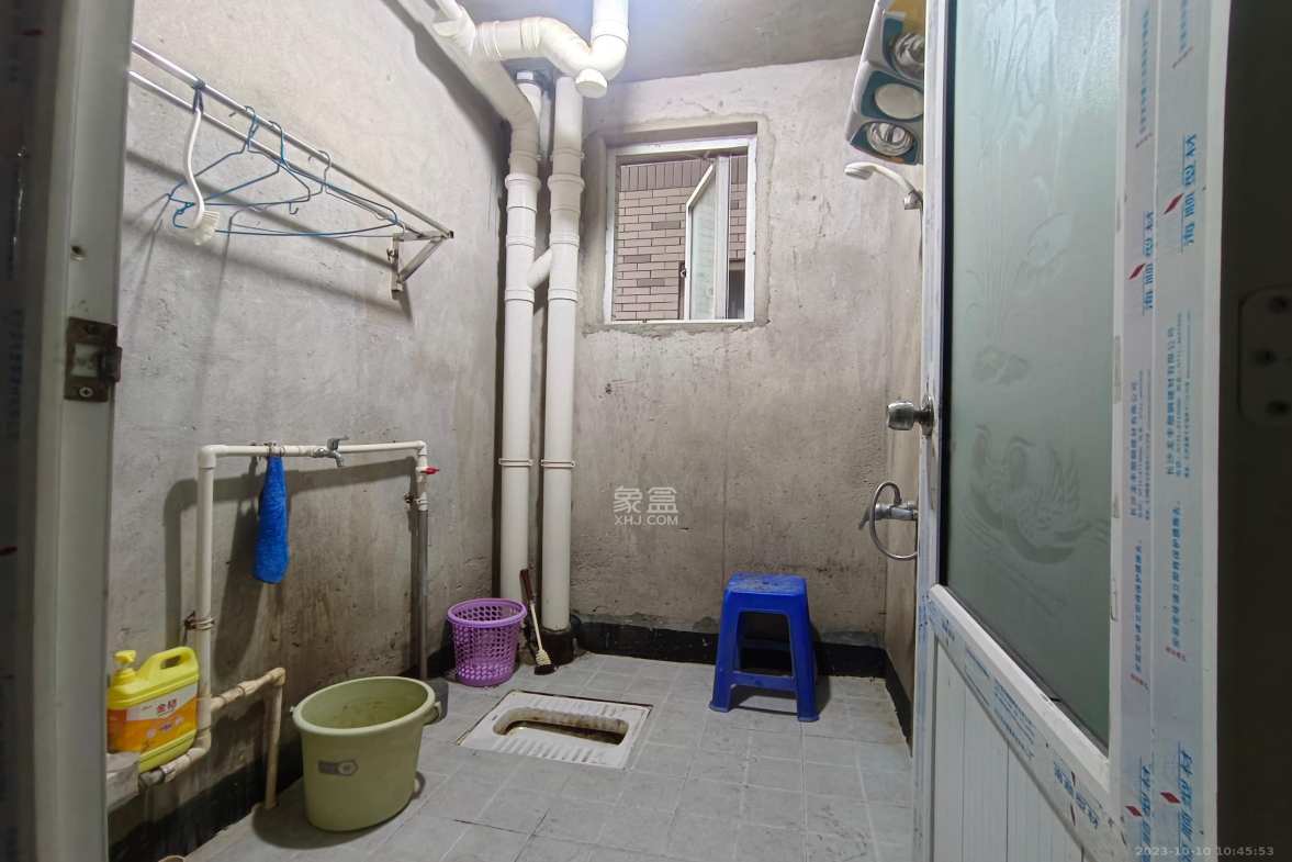 含浦家苑  4室1厅2卫    1600.0元/月室内图